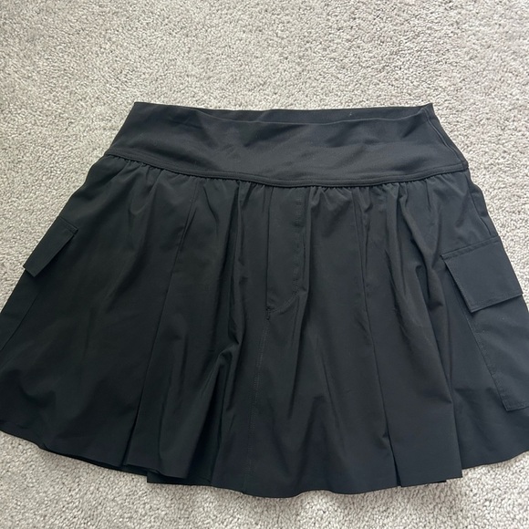 aerie Dresses & Skirts - Offline by Aerie cargo style skort size M